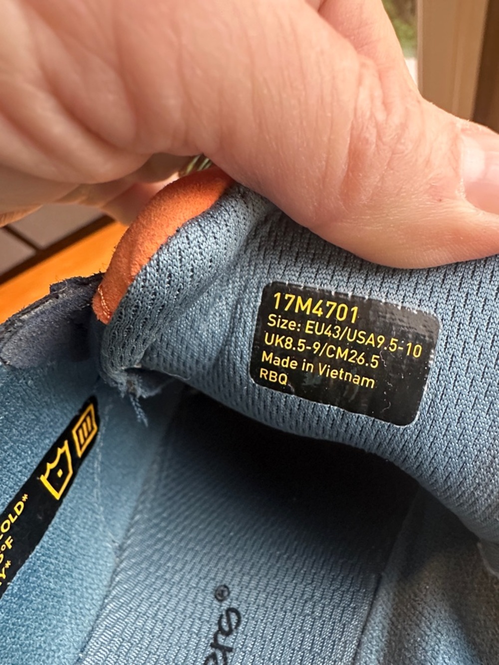 Vibram FiveFingers Navy and Orange Toe Shoes - Picture 6 of 8